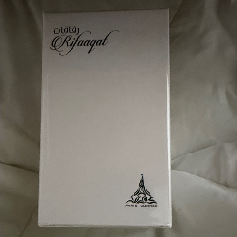 Rifaqat Paris Corner White Box